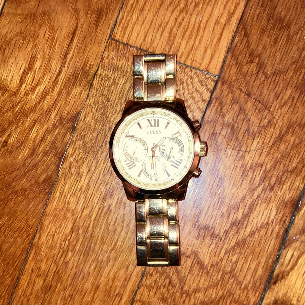 Must Go Brand New Guess Watch. Read Description